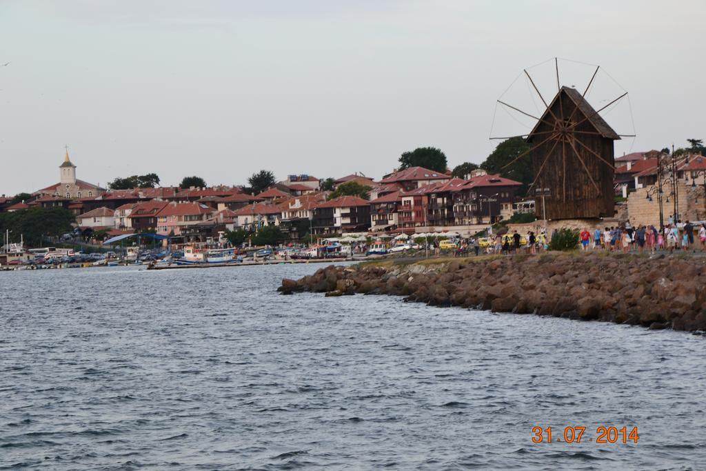 Nirvana Guest House Nesebar Exterior photo